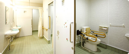 広々としたトイレ